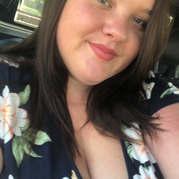 Meet your Posher, Zoie - Picture 8 of 8